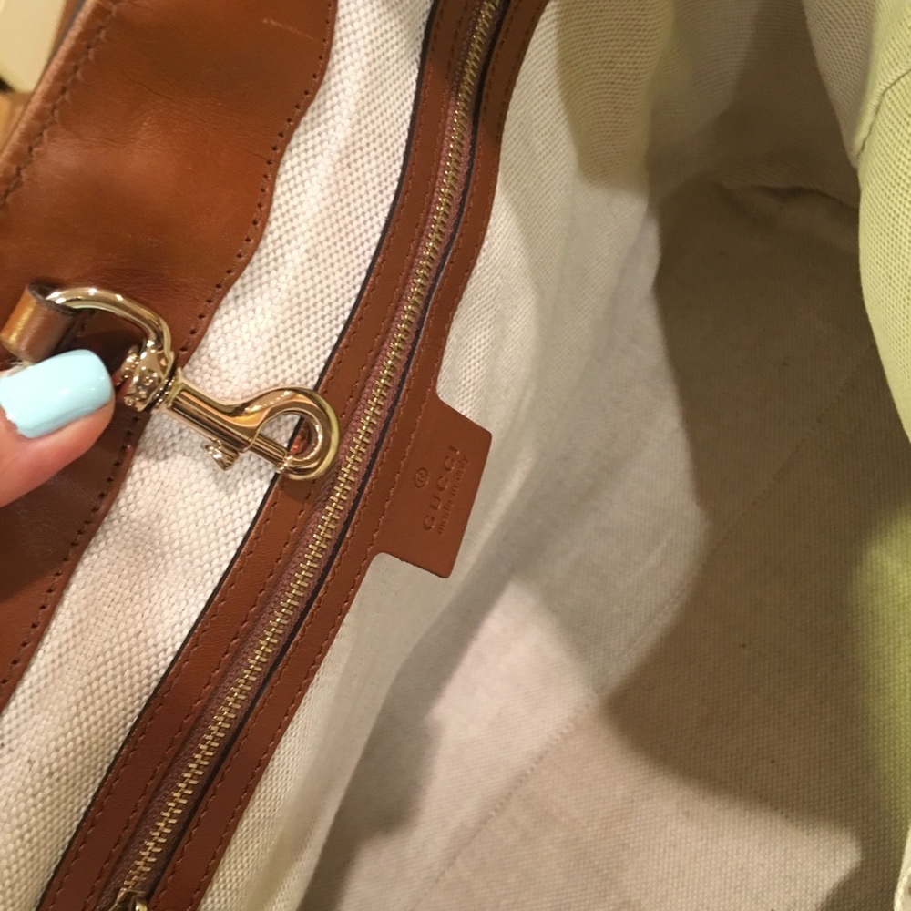 Gucci Host Pick gorgeous authentic handbag ! - Picture 7 of 17